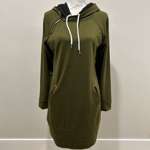 Hooded shirt dress/tunic top with zipper detail and pockets